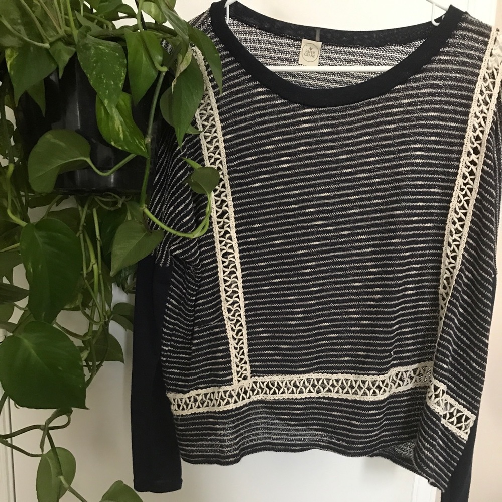 Navy & tan lightweight sweater